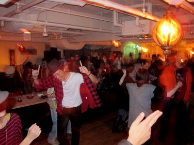 116903_878931026_247large.jpg